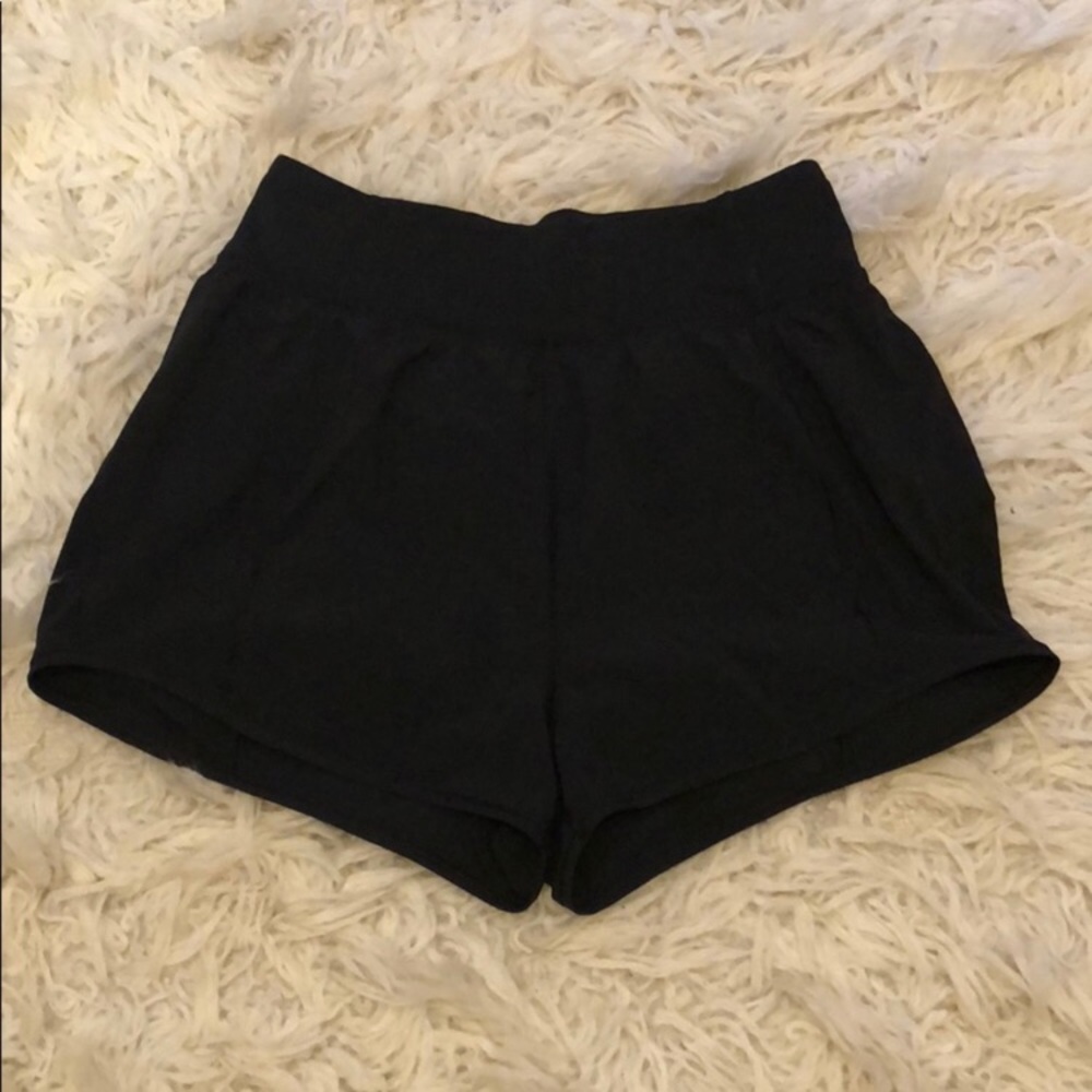 Black lululemon shorts size 6